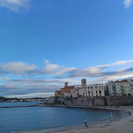 Juan Les Pins Tanit Le Gebal Climatise Vue Sur Piscine Apartmán Antibes