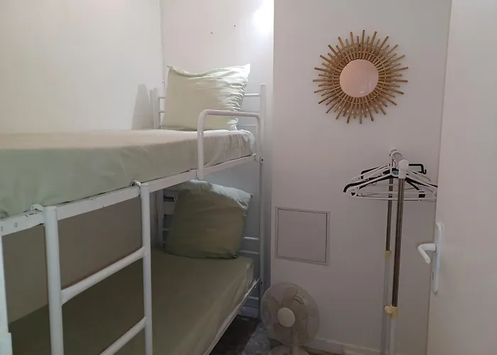 Juan Les Pins Tanit Le Gebal Climatise Vue Sur Piscine