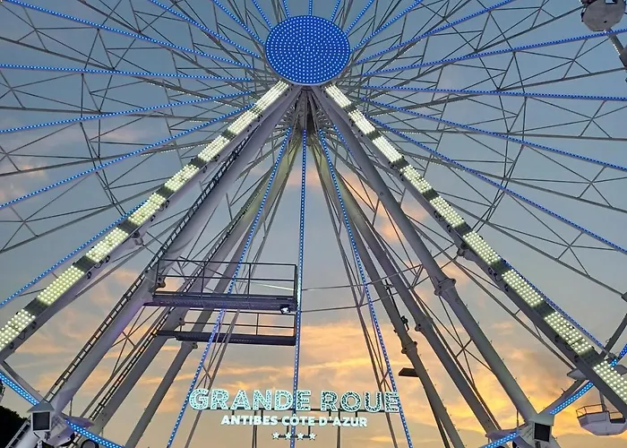 شقة Juan Les Pins Tanit Le Gebal Climatise Vue Sur Piscine أنتيب